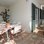 Apartman Summer Near The Sea Donji Okrug (Ciovo)