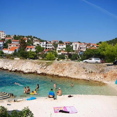 Summer Near The Sea Apartman Donji Okrug (Ciovo)